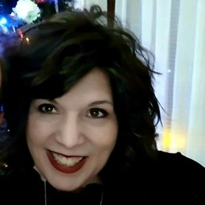 Meet your Posher, Dee